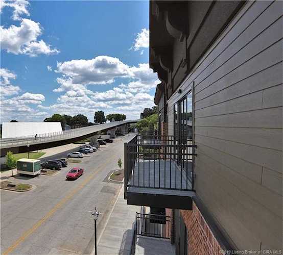 226 Mulberry St Jeffersonville, IN 47130
