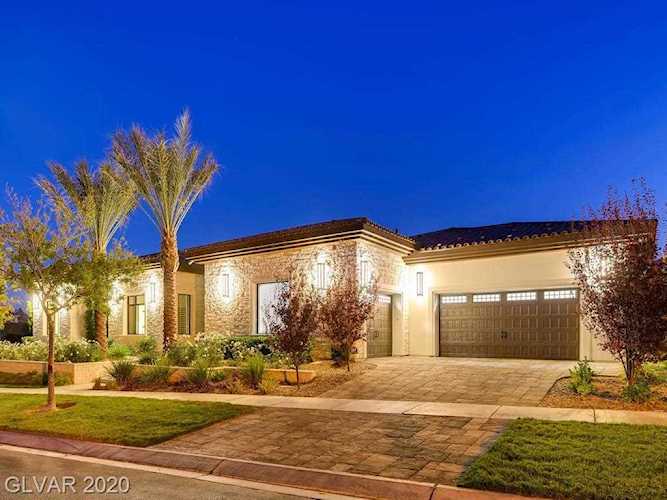 27 Vintage Canyon St Las Vegas, NV 89141