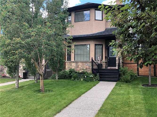 2235 30 Street SW Calgary, AB T3E 2L7