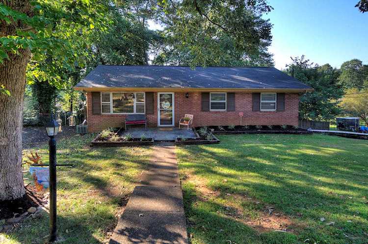 1720 S Forest Dr Knoxville, TN 37920 | MLS 1093641 Photo 1