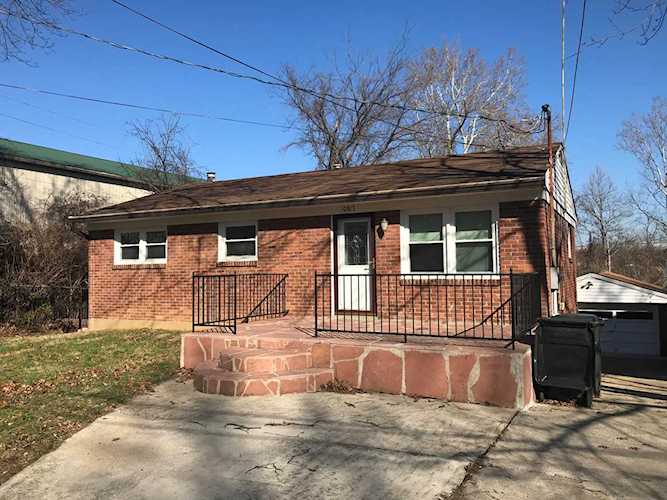 10813 Brookside Dr Jeffersontown, KY 40299