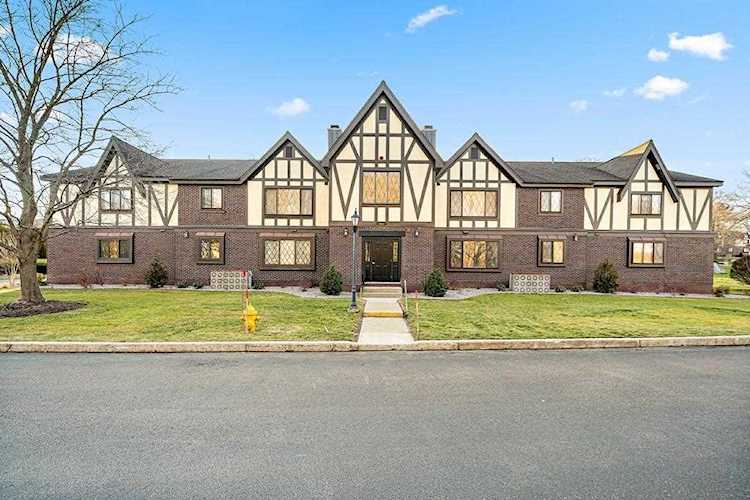 4 Royal Lake Dr #6 Braintree, MA 02184
