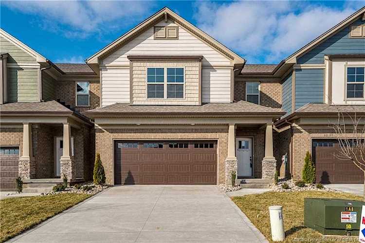 7002 Plum Creek Dr Sellersburg, IN 47172