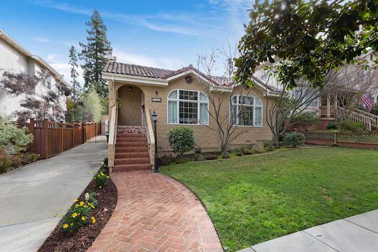 2513 Hillside Dr Burlingame, CA 94010