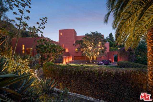 470 Layton Way Los Angeles, CA 90049