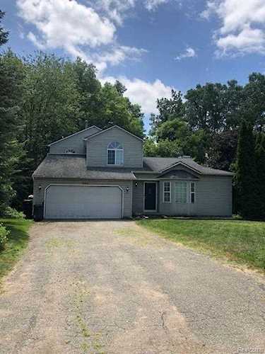3248 Sandpoint Dr Brighton Twp, MI 48114 | MLS 2200004804 Photo 1
