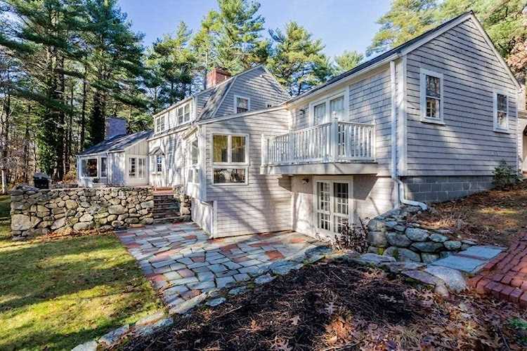 33 Bridge St Norwell, MA 02061