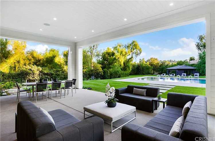 6051 Spring Valley Road Hidden Hills, CA 91302