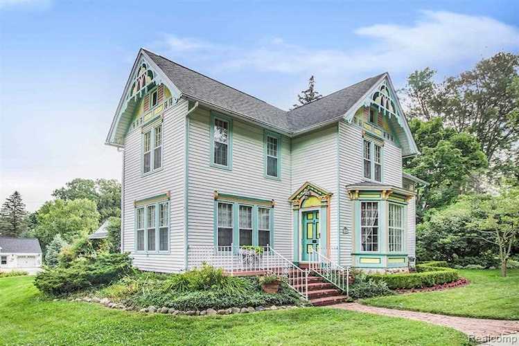 106 Lake St Howell, MI 48843