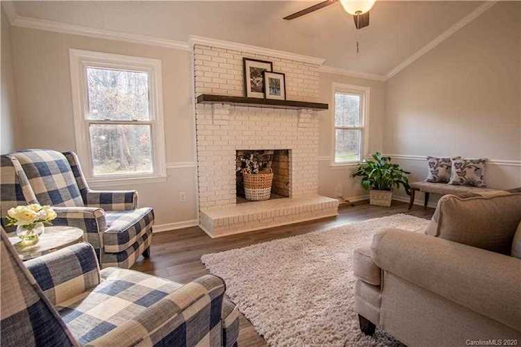 1908 Sunset Rd Charlotte, NC 28216