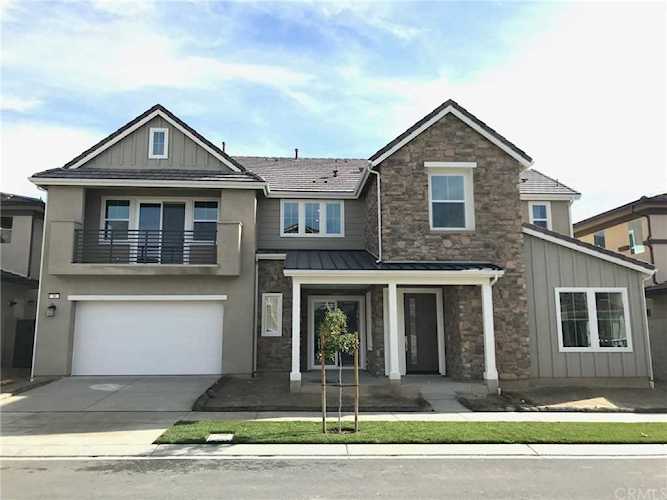 58 Chasma Irvine, CA 92618