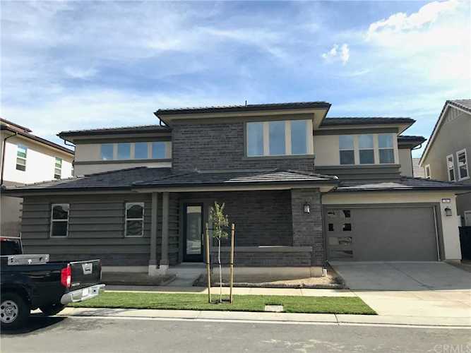 56 Chasma Irvine, CA 92618