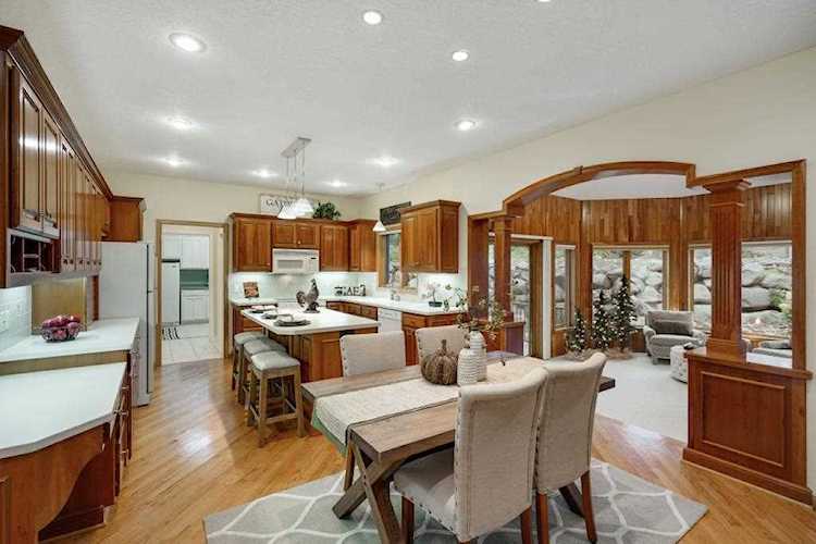 14805 White Oak Drive Burnsville, MN 55337 | MLS 5334698 Photo 1