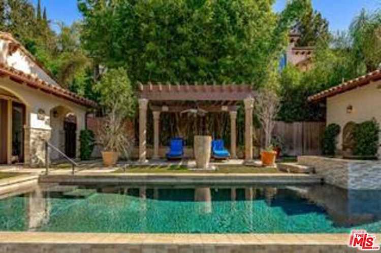 6411 Ivarene Avenue Los Angeles, CA 90068