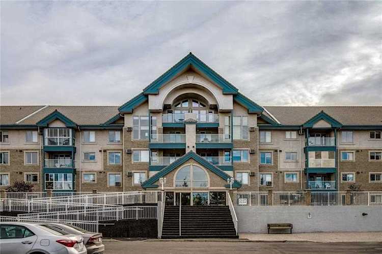 7229 Sierra Morena Boulevard SW #326 Calgary, AB T3H 3L8