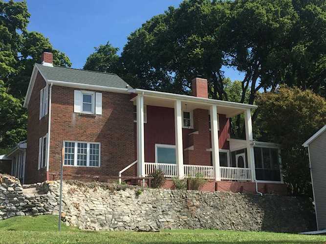 10 Sycamore Street Newburgh, IN 47630