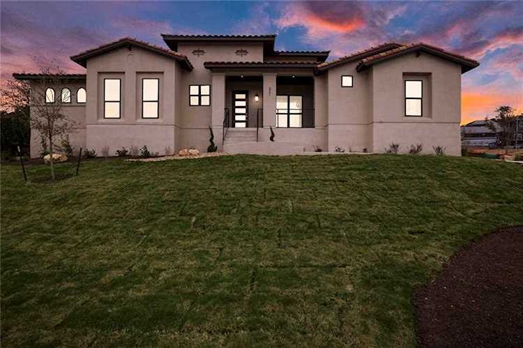 321 Sweet Grass Dr Lakeway, TX 78738