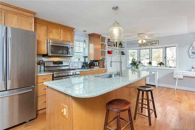 136 Henderson Road Fairfield, CT 06824