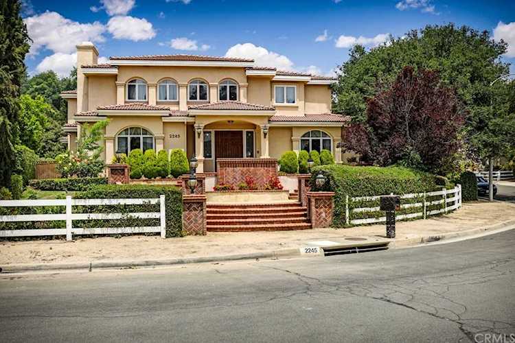 2245 Kingsbridge Court San Dimas, CA 91773