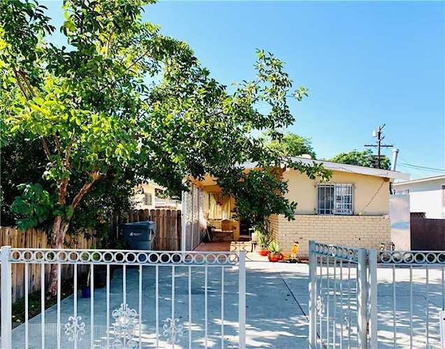 12025 3rd Avenue Lynwood, CA 90262