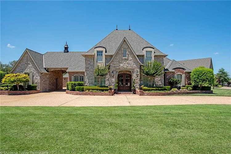 5 W Newhaven Ln Rogers, AR 72758
