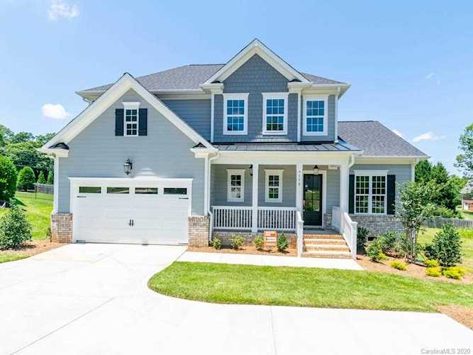 9110 Kristen Lake Ct Charlotte, NC 28270