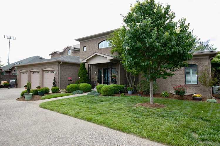 2609 Alia Cir Louisville, KY 40222