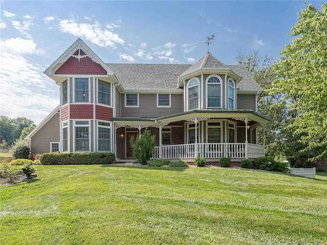 4501 Twelve Oaks Dr St Joseph, MO 64506