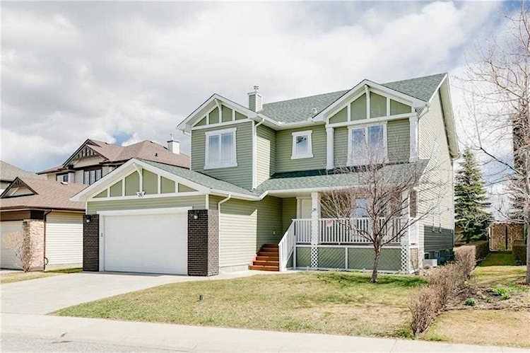 26 Cougarstone Crescent SW Calgary, AB T3H 4Z3