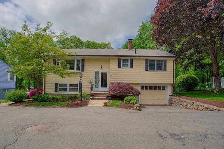 31 Barcelona Avenue Salem, MA 01970