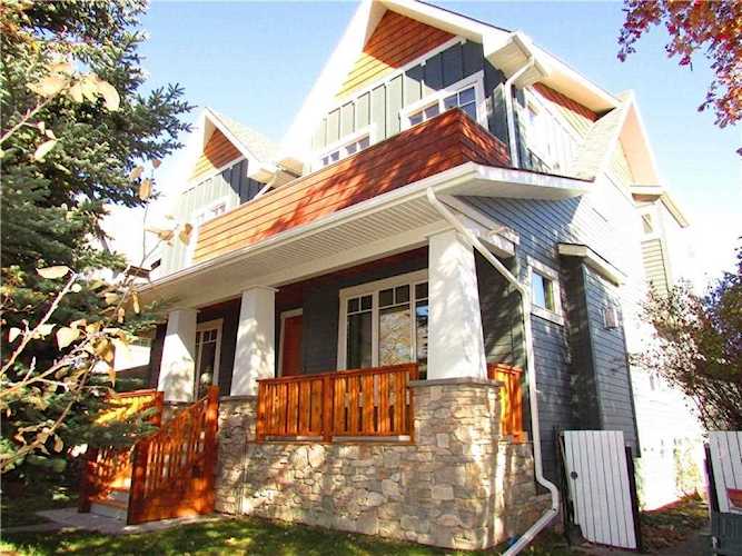 2108 Chicoutimi Drive NW Calgary, AB T2L 0V7