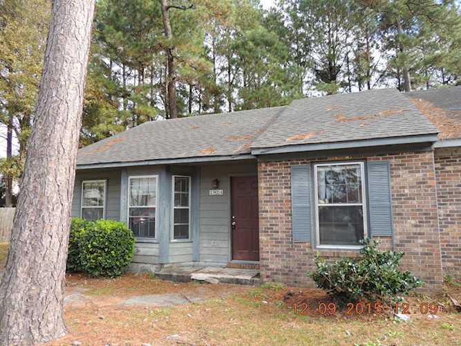 Home For Sale At 1924 Greenstone Court Midway Park Nc In Hunters