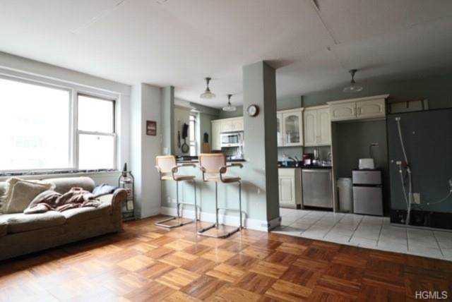 3725 Henry Hudson Parkway #6A Bronx, NY 10463