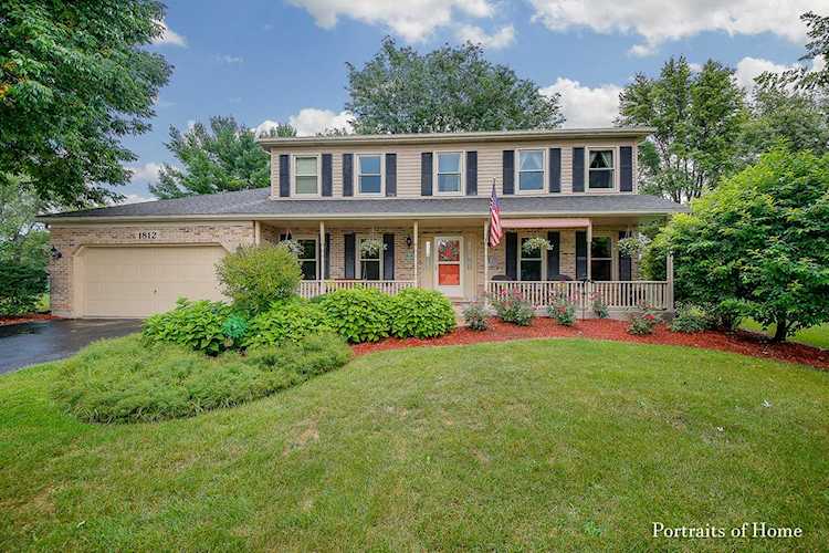 1812 Hilltop Ct Naperville, IL 60565