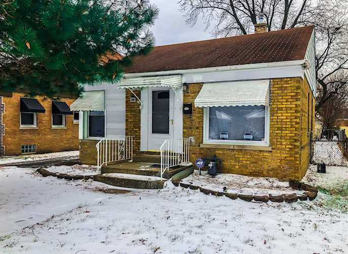 425 49th Ave Bellwood, IL 60104