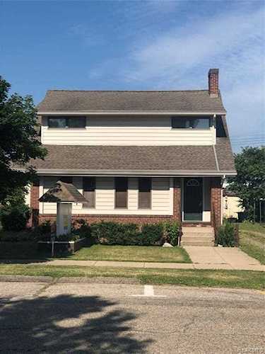114 S 2nd St Fowlerville Vlg, MI 48836