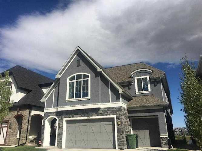126 Marquis View SE Calgary, AB T3M 2H4