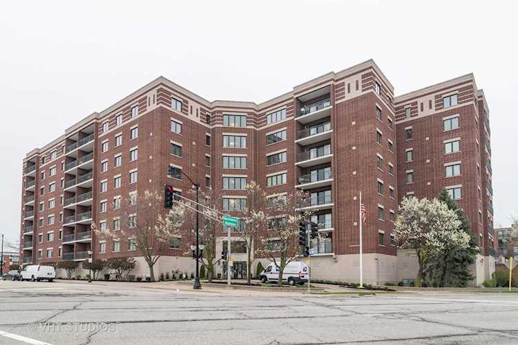 201 N Vail Ave #503 Arlington Heights, IL 60004