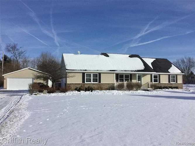 7681 Pettysville Rd Hamburg Twp, MI 48169