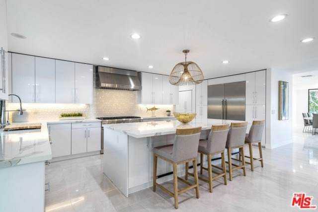 24523 Park Granada Calabasas, CA 91302