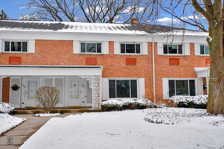 1502 Palmgren Dr Glenview, IL 60025