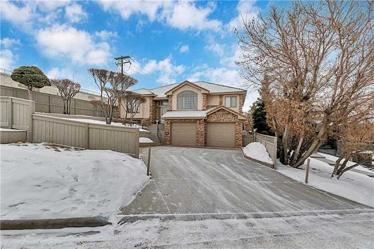 850 37 Street NW Calgary, AB T2N 4W3