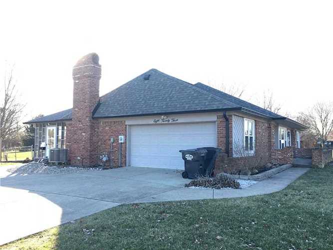 823 Granada Drive Greenwood, IN 46143