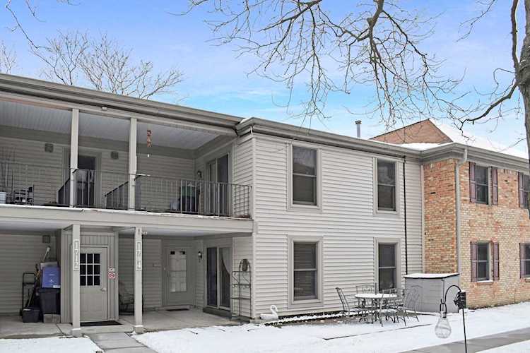 1704 Fayette Walk #B Hoffman Estates, IL 60169