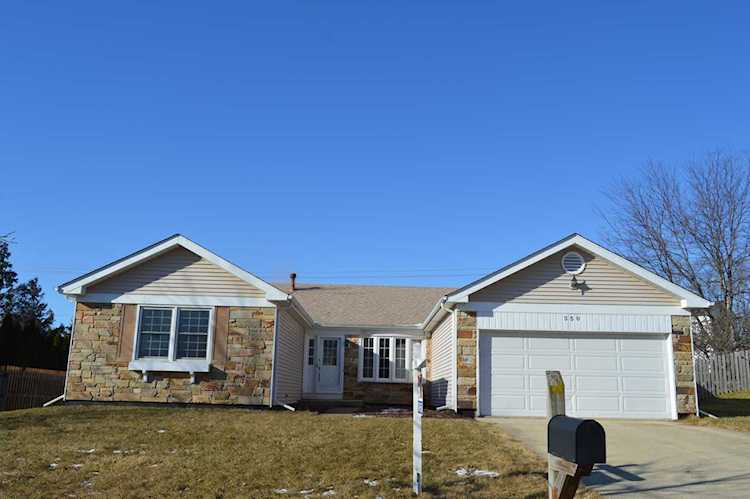 350 Partridge Ct Algonquin, IL 60102