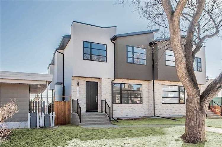 2832 34 Street SW Calgary, AB T3E 3W9