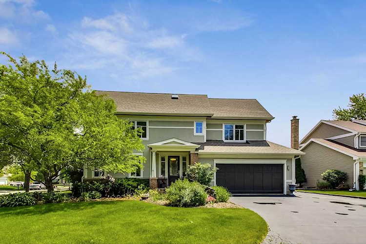 1509 E Eton Dr Arlington Heights, IL 60004