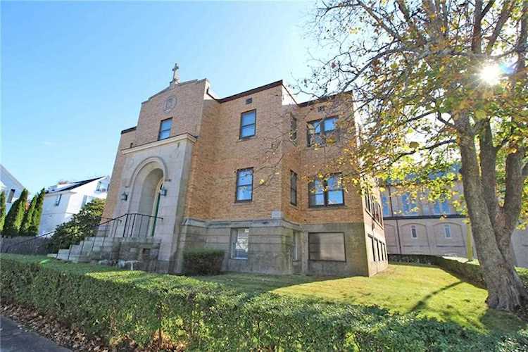 2 Eastnor RD Newport, RI 02840