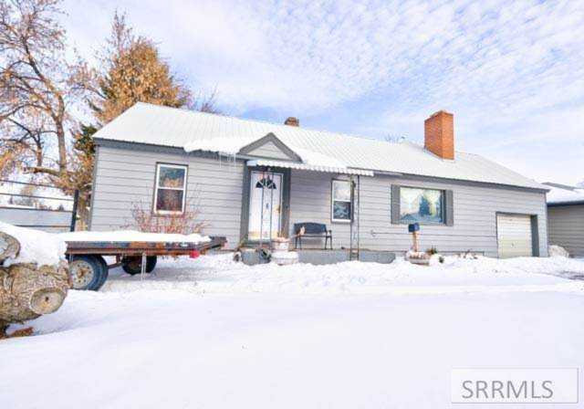 305 E 17th Street Idaho Falls, ID 83404