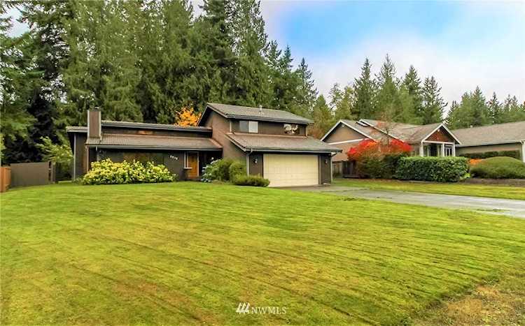 3916 Lakeridge Dr E Lake Tapps, WA 98391 | MLS ® 1534379 Photo 1